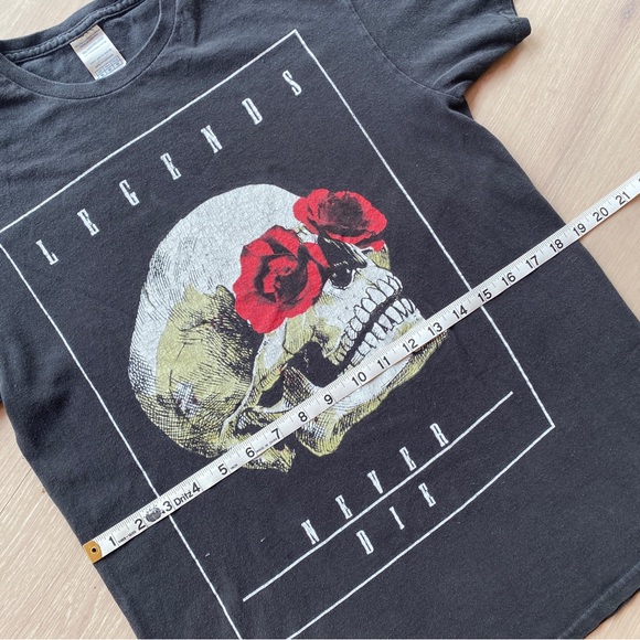 Legends Never Die Skull & Rose Graphic Tee in Black Size M - Picture 5 of 7